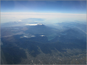 「国生み」を連想させる富士山の姿